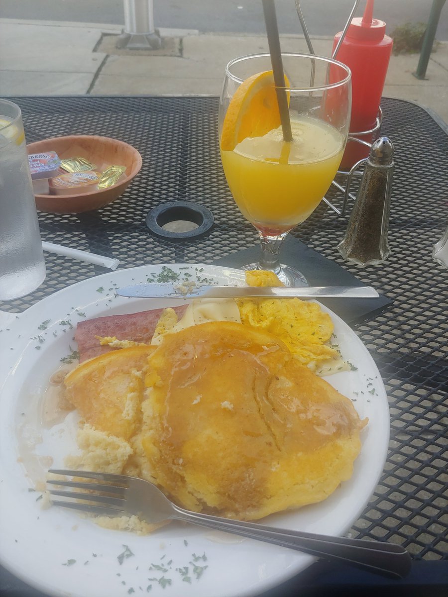 iAmFlair519's tweet photo. #TerraCafe for the win... https://t.co/XBYPJzajiz