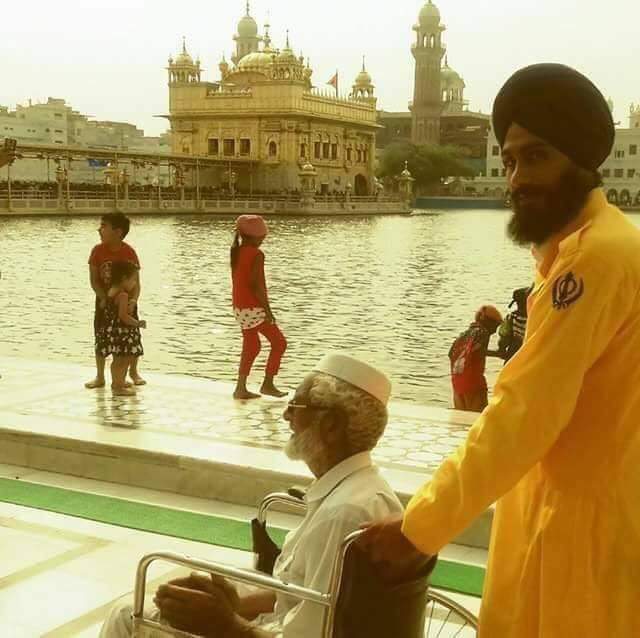 dashmeshpita's tweet image. ਹਮ ਆਦਮੀ ਹਾਂ ਇਕ ਦਮੀ ਮੁਹਲਤਿ ਮੁਹਤੁ ਨ ਜਾਣਾ ॥

We are human beings of the briefest moment; we do not know the appointed time of our departure.

ਨਾਨਕੁ ਬਿਨਵੈ ਤਿਸੈ ਸਰੇਵਹੁ ਜਾ ਕੇ ਜੀਅ ਪਰਾਣਾ ॥ 

Prays Nanak, serve the One, to whom our soul and breath of life belong.

-ਧਨਾਸਰੀ ਮ:੧