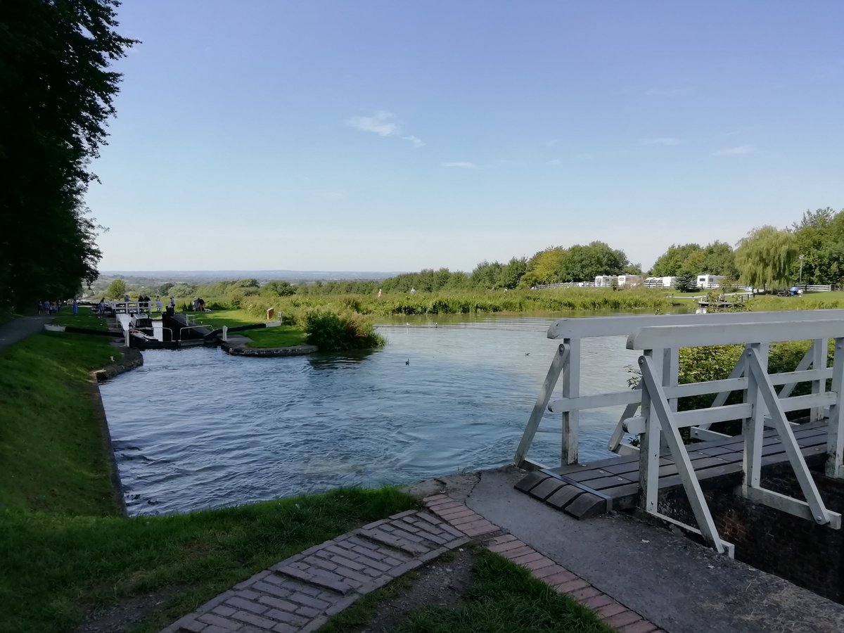 Very warm today &amp; a very quiet start but the day did eventually get going with 10 boats assisted by 4 VLKs