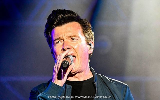 M45T1N's tweet photo. It's always a pleasure shooting @officialrickastley @carfestevent @carfest2019 #Festival #C4RFest #SingersOfInstagram #BandsOfInstagram
#Carfest #LiveMusic 
#AutomotivePhotography #GlitzAndGlamour #Fashion
#M45T1N #M4TOGRAPHY #FeelMagazine #SupportLocal #KeepItLive #LivingTh… https://t.co/CSiOX7SbvD