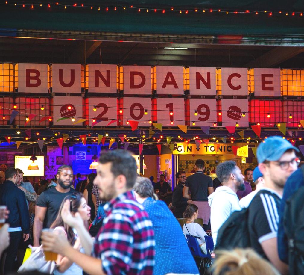 StreetFeastLDN's tweet photo. WHAT a night at #Bundance on Thursday. Sixteen burger superstars serving to 2,000 patty lovers – and the sun even came out. Hope you set a new PB for sliders eaten in one day. 👊 https://t.co/zeOdpwcDeY
