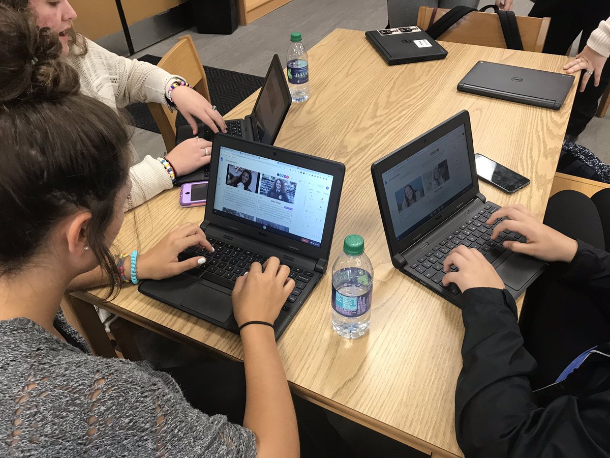OCHSLiteracy's tweet photo. @OwsleySchools @TinaBobrowski working cooperatively in real time using @GoogleForEdu Google sites and drive to build a brand new platform for OCHS journalism. #alwaysanowl #LiveLearnServe https://t.co/SBc60SFyhl