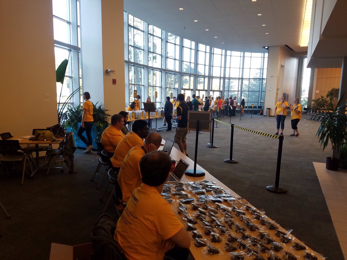 MichiganTechIT's tweet photo. Here’s to a great day! Welcome to Michigan Tech new Huskies! https://t.co/bPrLM6OvIv