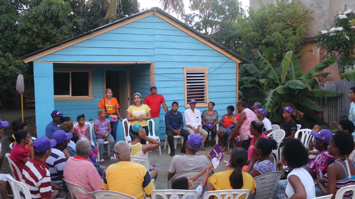 ivanniarn's tweet photo. Rumbo al 6 de octubre, seguimos visitando los compañeros que con tanto cariño y gusto nos reciben.

Seguimos comprometidos por el desarrollo de Puerto Plata y el país. ¡Vamos juntos!

#IvanniaRivera 
#GonzaloPresidente 
#PodemosHacerMás https://t.co/e0BwwKmNc8