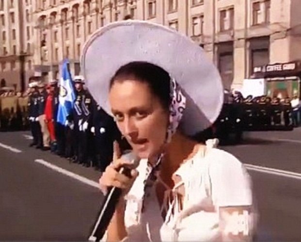 ODenysova's tweet photo. Так а шо там Парад Бадоєв? Як діла? Тіна Кароль вже з даху злізла? Плаття по дорозі не замазала? Переживаю 😂

З поганого: вони знищують сенси, і, схоже, що навмисно. З хорошого: сьогодні вперше з тих пір ожив Майдан. Зі святом нас усіх. https://t.co/5ok3nieYww