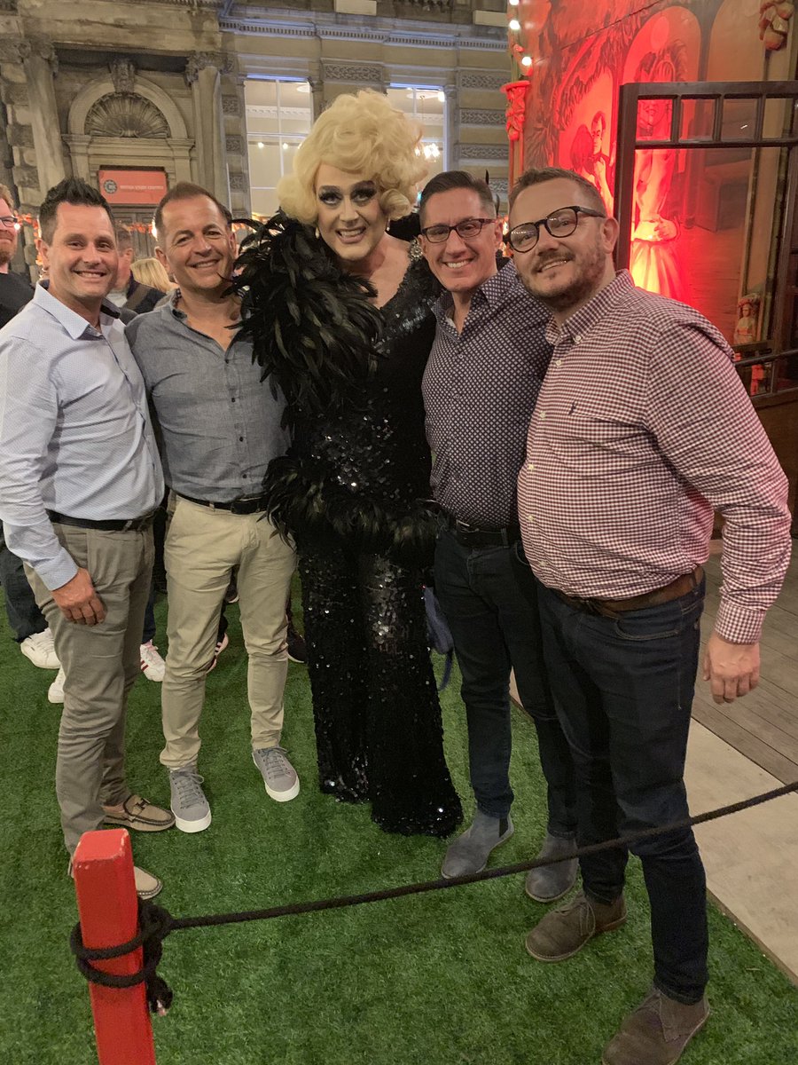 robreaks's tweet image. Loving the @edfringe so far! Started with the best in the business, Miss Hope Springs. It’s a long way from Vegas! @FollowMissHope @HopeattheBijou ⭐️⭐️⭐️⭐️⭐️ #misshopesprings #edfringe