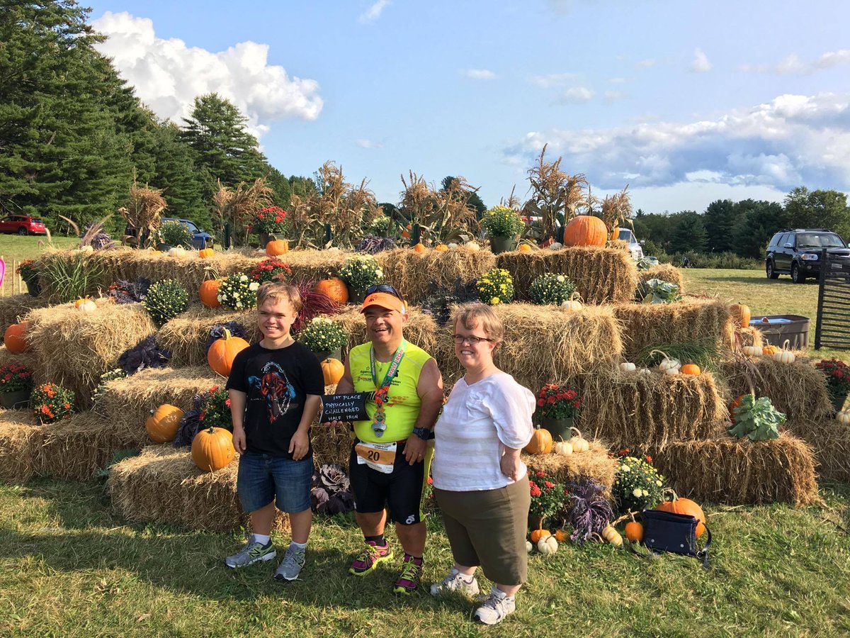 dwarfparatri's tweet photo. Just signed up to race @pumpkintri Oly distance on Sept 8th. I'll also be volunteering at the SOLD-OUT sprint race on Sept 7th. Can't wait until I'm #ChasingPumpkins again! #BetheHammer #GoAchilles https://t.co/9dzZYGQcOR