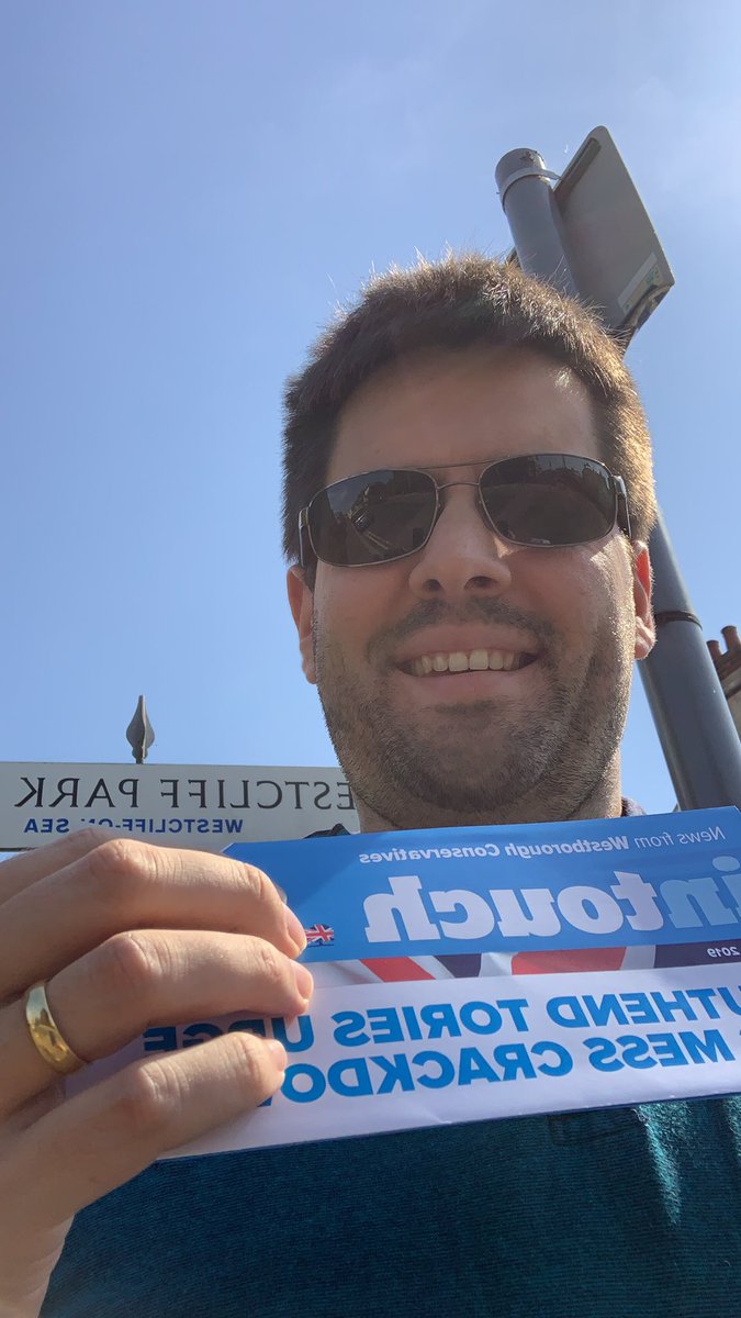 JamesCourtenay's tweet photo. Out delivering for a Young @Southend_Tories candidate, #JackWarren (get a Twitter handle!) works for Westborough all year round! https://t.co/JApk5h1wdT