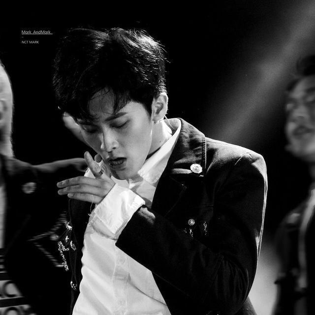 1styourmarklee's tweet photo. @nctversex ไมท์นาย / @1styourmarklee https://t.co/FJ96mRPRWo