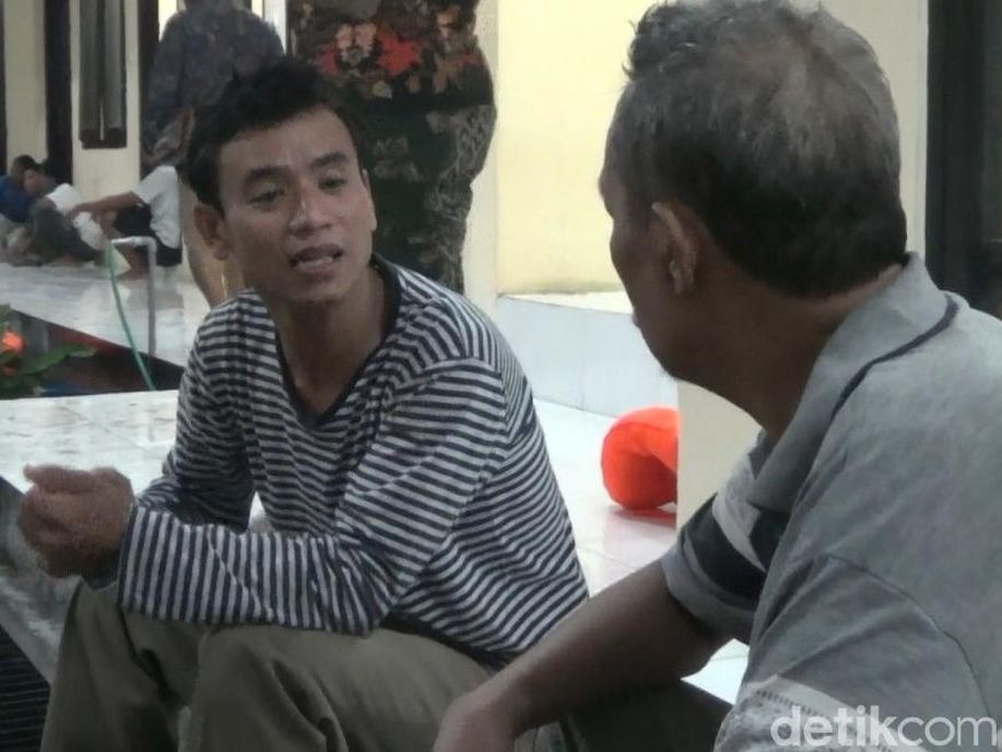 Cerita Penumpang KM Santika Nusantara 4 Jam Terombang-ambing di Lautan detik.id/6PxYVK