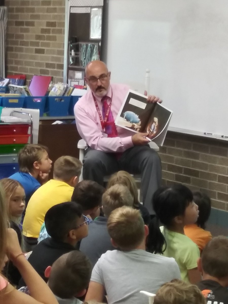 3rdCrimBGCS's tweet photo. Thank you Mr.Scrucci for being our Mystery Reader this week! The kids were thrilled! @francis_scruci @Zeb_Kellough https://t.co/faRslUKIS5