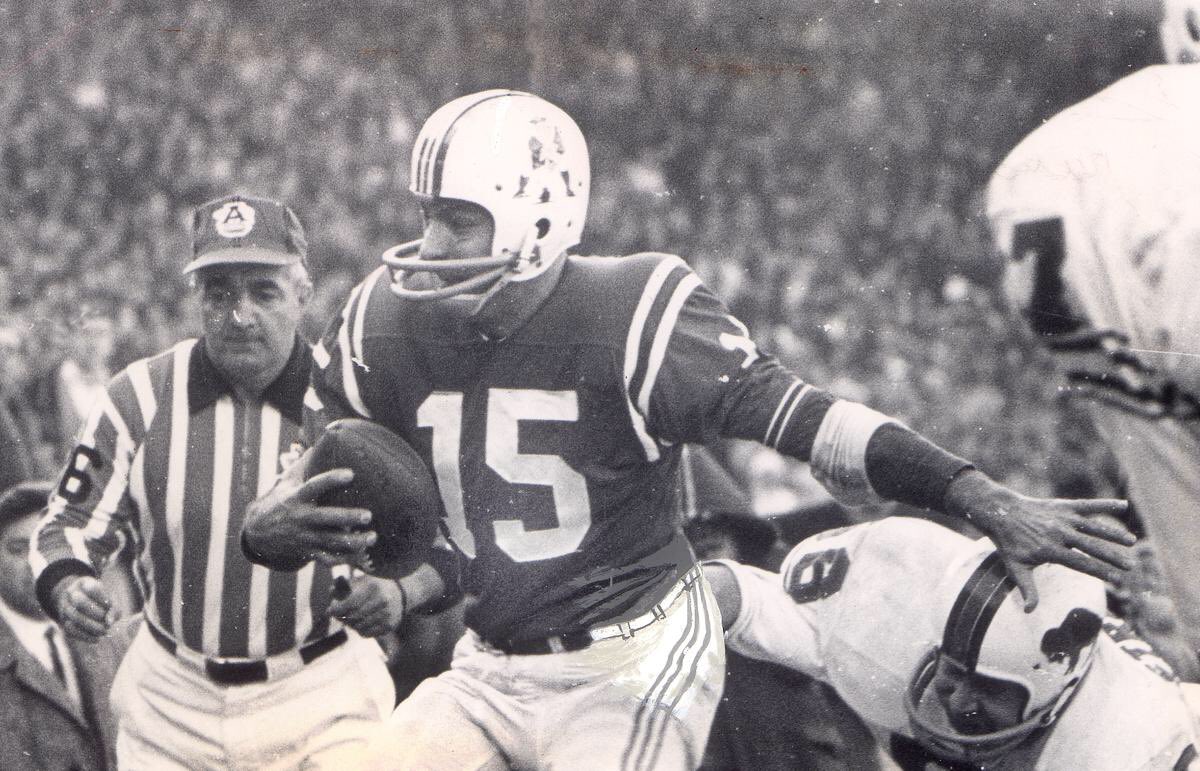 We've got Babe Parilli days left until the  #Patriots opener!Traded to the Pats in 1961, Parilli became one of the superstars of the new AFL. In 7 seasons he threw for 16747 yards and 132 TDsHis 31 TDs in 1964 was the Pats franchise record until Tom Brady passed it in 2007