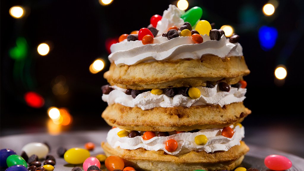 HorrorNightsORL's tweet photo. A year later and still craving that sweet stack. 🤤#NationalWaffleDay https://t.co/00i7XDZ1gB
