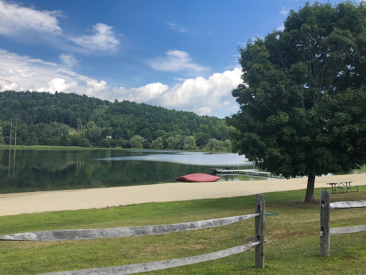 Another gorgeous weekend at Lake Pinneo is here! Hope to see you out in the water or relaxing lakeside 🏖

#quecheelife #lakepinneo