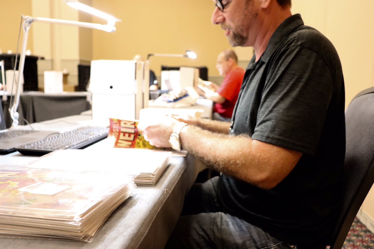 CGCComics's tweet photo. CGC's got graders ON-SITE at @KeystoneComicCon! Drop off your books at booth #235 for On-Site Grading and they'll be ready by end of show 🙌
#CGCComics #KeystoneComicCon #OnSiteGrading #ComicGrading #CGC #Comics #ComicCon #Philadelphia #Keystone https://t.co/jnyydEmUR4