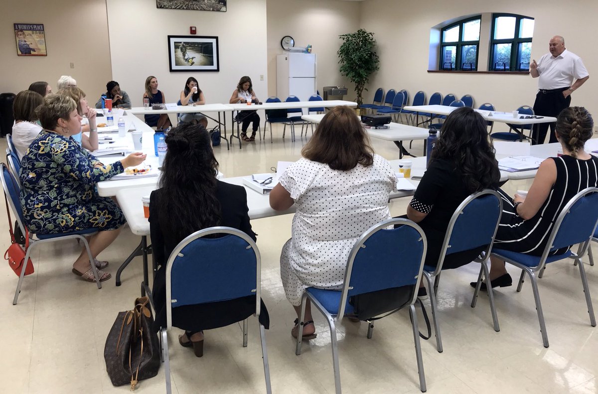 IWIL_Academy's tweet photo. Starting off the final day of our Barb Brown Southern Illinois Program with Ed Smith, President and CEO of @UllicoInc at @Laborers773.  #IWILTAinAction https://t.co/qSiBGzecze