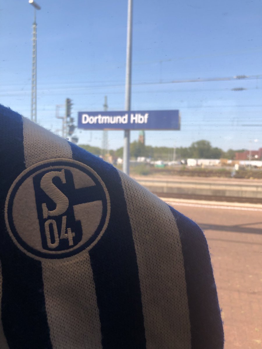 wirksammachen's tweet photo. Schwierige Phase der Anreise #s04bfc #verbotenestadt https://t.co/vv1GY8SgFp