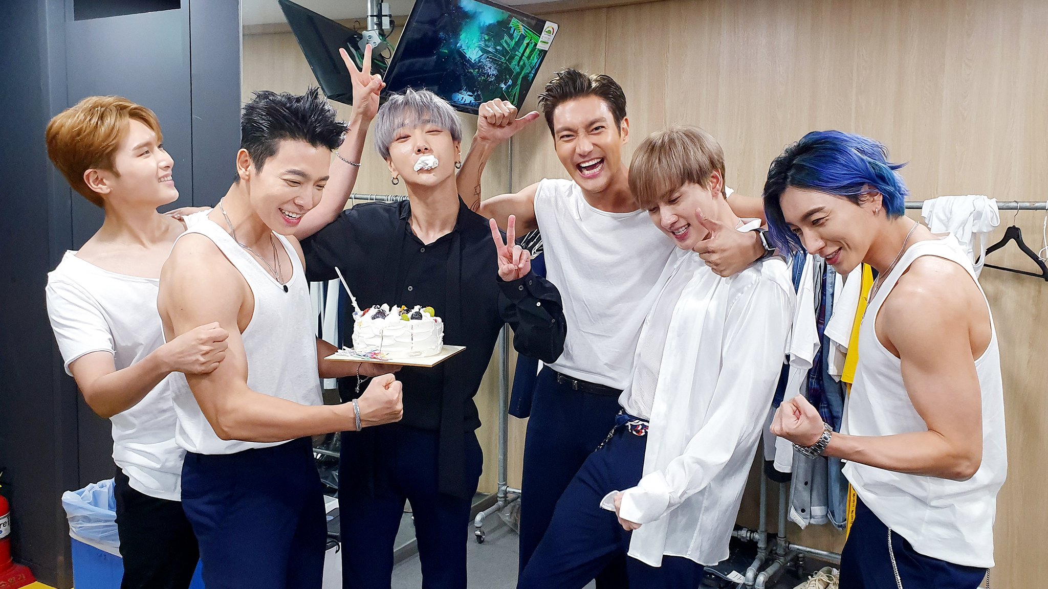 Super Junior 슈퍼주니어 Happy Birthday To You 예성 Superjunior Super Junior 슈퍼주니어 Happy Birthday To You 예성 Superjunior