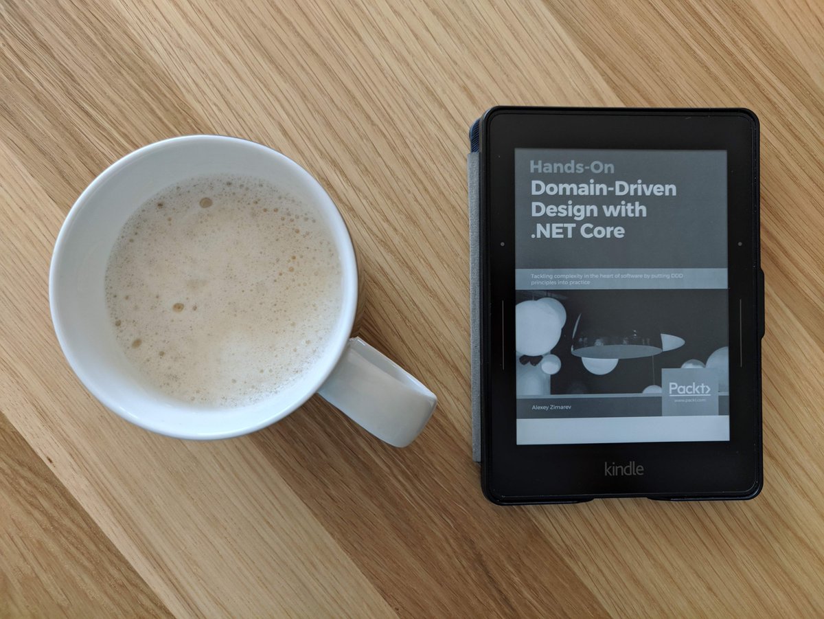 gregoryatcode's tweet image. good coffee + good book = g8 afternoon #ddddesign