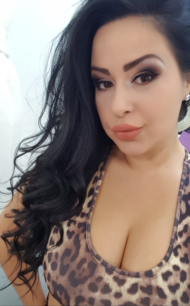 AilynDiamond's tweet photo. Hello Im AilynDiamond im live @CamsterDotCom  @CamSodaGirls  @chaturbate @stripchat @Cam4  @MFCShare https://t.co/Eh6Mif4vtf
