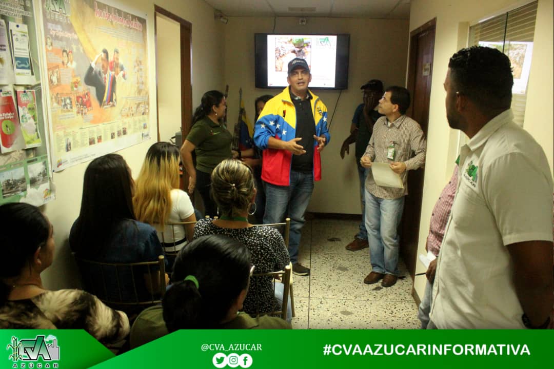 CVA_AZUCAR's tweet photo. @fkassenMAT en torno a #IncendiosEnElAmazonas “Estamos llamados a preservar la vida, la naturaleza desde los campos donde sembramos hasta los bosques, a preservar la biodiversidad en cumplimiento con el objetivo histórico del Plan de la Patria estructurado por Gigante Hugo Chávez https://t.co/Plc8WUlJB5
