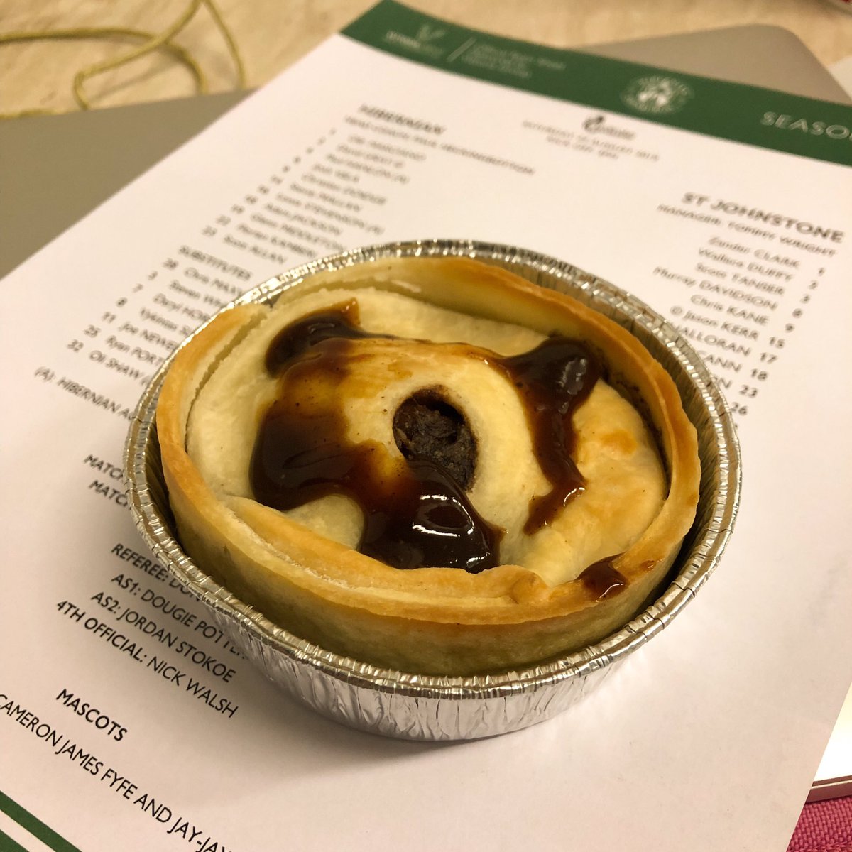 cammieallan's tweet image. Today I gave the Steak and Gravy a chance at ER. A more firm, but still fragile effort. The tin case proved an invaluable resource in avoiding another chopsticks scenario. Very excited to go to Motherwell next week. Stay tuned for the best spread in Scottish Fitba. #piereview