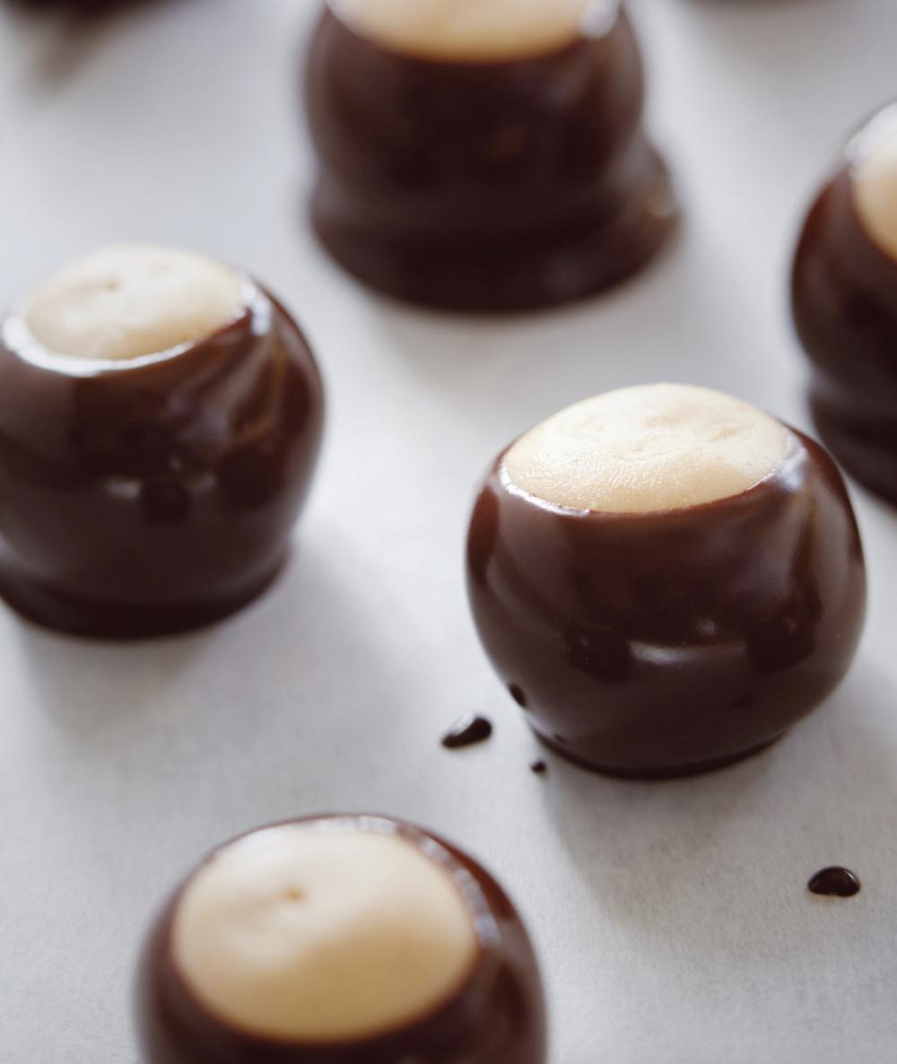 Duff Goldman's Buckeyes 
chefduff.com/recipes/buckey…
#celebratingfood #greatchefsandbakers #duffgoldmanrecipes
