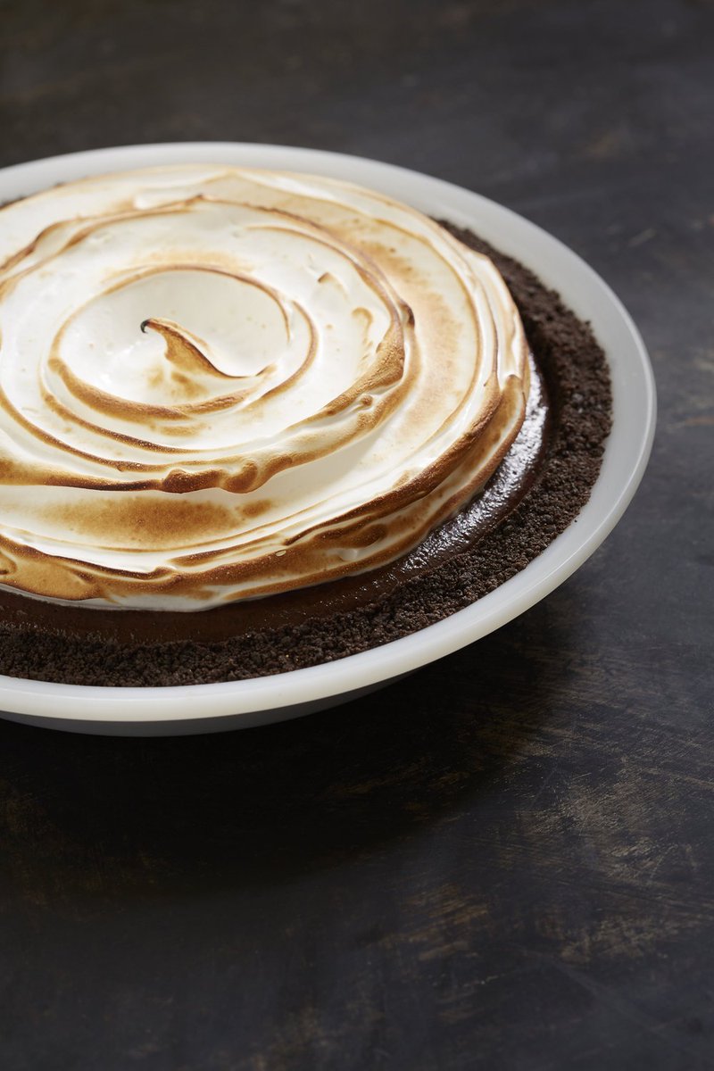 Duff Goldman's Chocolate Cream Pie with Oreo Crust &amp; Marshmallow Meringue
chefduff.com/recipes/chocol…
#celebratingfood #greatchefsandbakers #duffgoldmanrecipes