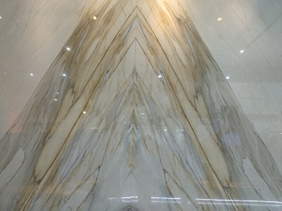 Emporium_Marble's tweet photo. Calacata Gold #Marble Slabs
#IndoBuildTech https://t.co/CtfJCsN5iS