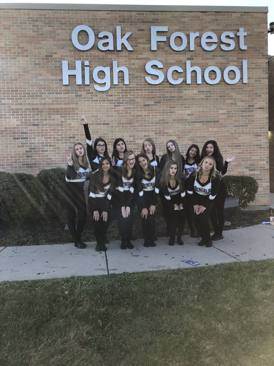 oakforestdance's tweet photo. How we feel about picture day 😆 #pictureday #fallpictures #varsitysport #fallsport #bengaldance #varsitydance #iwillbe https://t.co/egxLyrWoKI