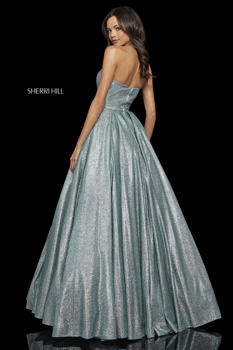 SherriHill's tweet photo. 2019 Homecoming styles are in stock now. π Style 52964 available in sizes 00-26 https://t.co/40GZ0VYW3m https://t.co/LwP8Z50dMg
