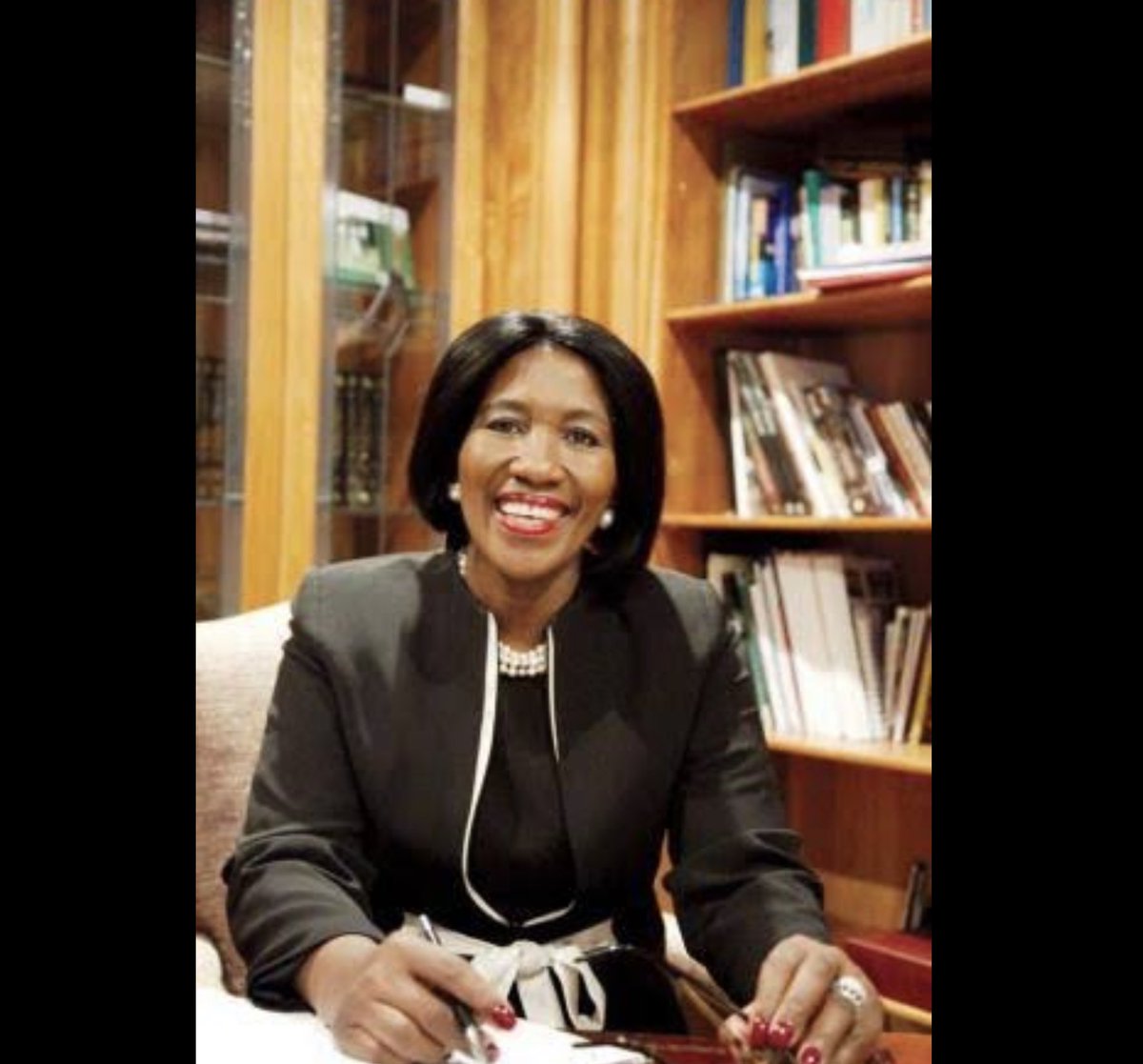 Lesufi's tweet image. Oooohhhhh Nooooo Cde Dr. Thandi Ndlovu 💔💔💔 it can’t be!