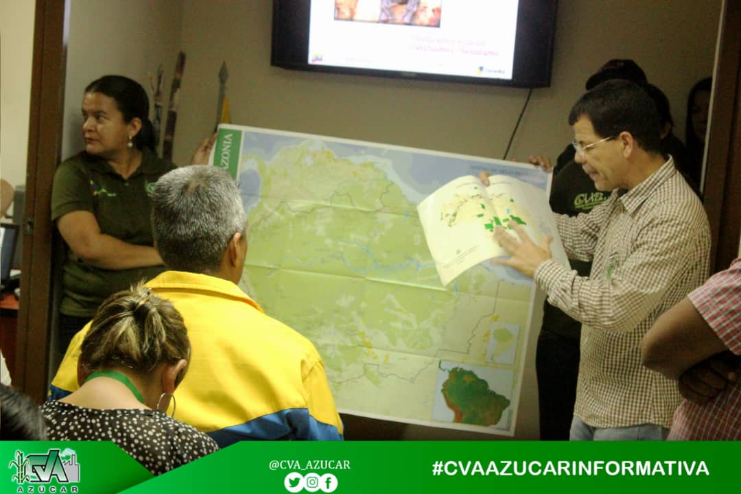 CVA_AZUCAR's tweet photo. 2/2 ...del voraz #IncendiosEnElAmazonas al profesor Hildebrando Arangu quien ofreció una cátedra acerca de este tema, además de la importancia o el papel fundamental de los 9 países que conforman la cuenca del Amazonas y que deben de velar por su preservación. https://t.co/5dLuoy8Lbc
