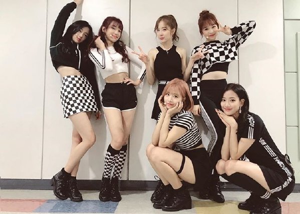 P5_120's tweet photo. 4周年おめでとう!
大好きです!
#HAPPY_APRIL_DAY
#4YearsWithAPRIL
#エイプリル #APRIL #에이프릴
#에이프릴_데뷔_4주년_축하해
#APRIL_4TH_ANNIVERSARY https://t.co/Qdzsp8aXLS