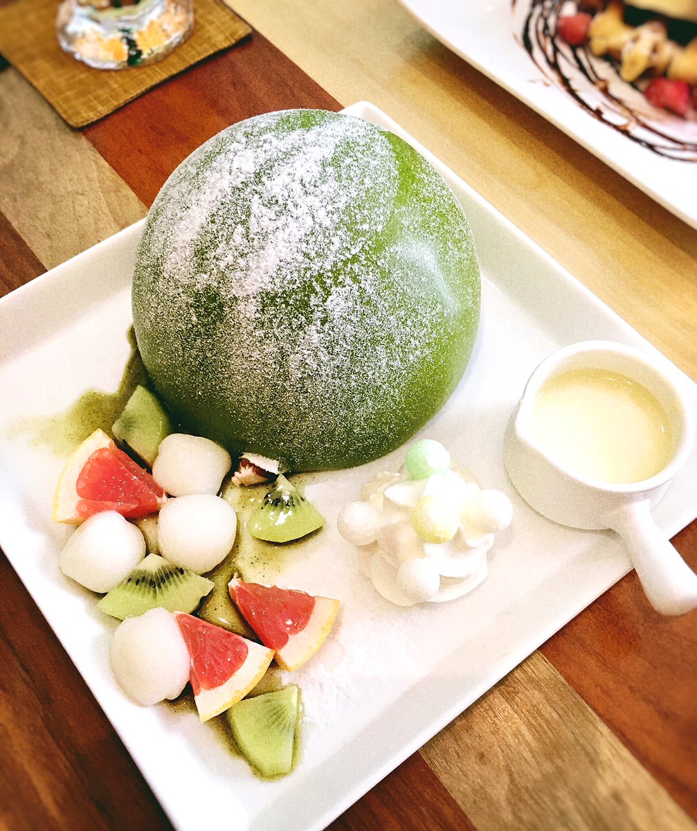 sea_satsuki's tweet photo. ☆抹茶ショコラドーム☆
熱々のミルクソースをかけると…
ドームの中からフワサクのハニートーストと和栗、あんこが出現！
フルーツと生クリームも添えられて、目と味の両方を楽しませてくれる贅沢なスイーツでした♪
#ショコラドーム
#Santai137
#栗東カフェ
#写真好きな人と繫がりたい https://t.co/l6z4wdwaNg