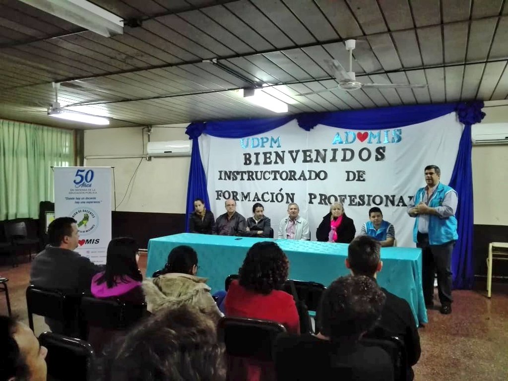 mariluleverberg's tweet photo. @grillo141 Sec Adjunto #Udpm participó en acto #Instructurado F. P #Comercio18  
Gran agradecimiento a Departamental #Capital x el trabajo asumido "voluntario", los sábados, y felicitó a los q se están capacitando.
#educacionmisionera #OportunidadJovenesyAdultos @udpm_misiones https://t.co/fY1HSnEpqy