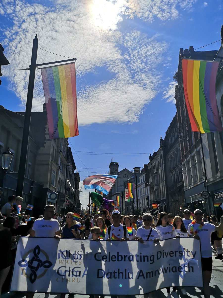 JonesJonesnig's tweet photo. NHS at Cardiff Pride 2019
Two  superb "hats" 🌈👍👌💐

#PrideCymru #StillProud  #PoliceWithPride @swpolice
#nhspride
@CV_UHB https://t.co/SC3hokFpDT