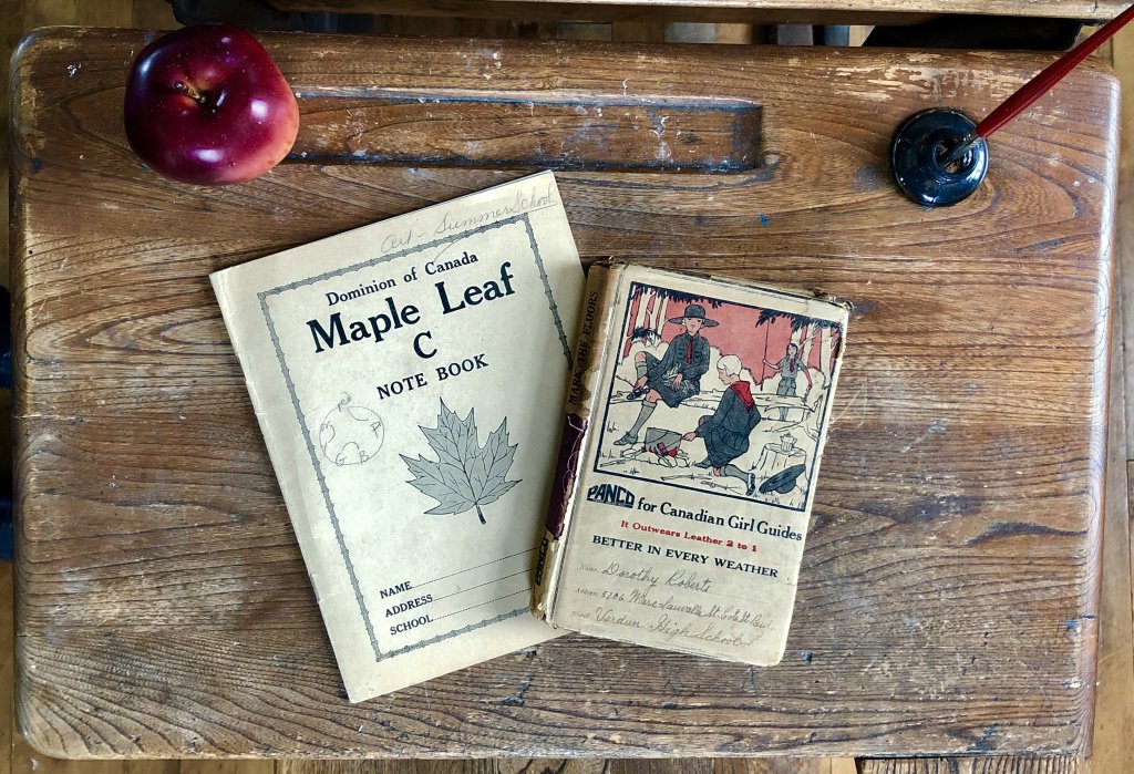 QEMA1978's tweet photo. Back To School: How did students ready themselves 100 years ago? https://t.co/VU6aZ6eHgR https://t.co/xNApEZPXlR