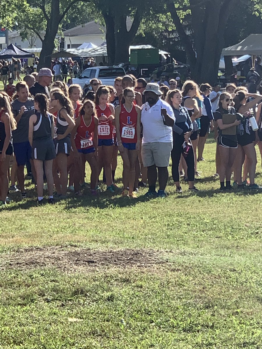 MrSchollLTMS's tweet photo. Girlsβ turn to get it started! @LHSXC_Lex #RunGeneralsRun https://t.co/YpOUxXQxDM