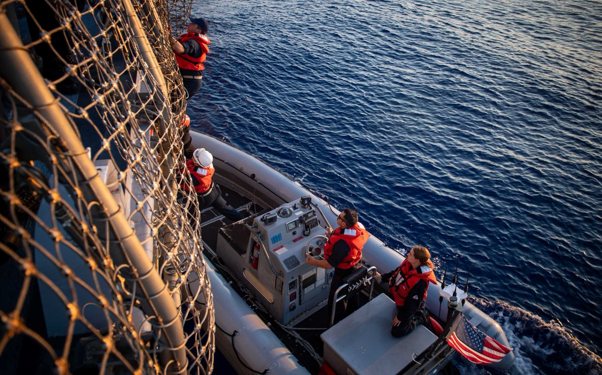 USNavyEurope's tweet photo. #Sailors assigned to #USSPorter #DDG78 unload personnel during small-boat operations in the #Mediterranean, Aug. 22. Porter, forward-deployed to #Rota, #Spain πͺπΈ, is on its 7th patrol in the #US6Fleet #AOR. @SurfaceWarriors @US_EUCOM @USNavy #RHIB #smallboatops #training https://t.co/FPT1mdecII