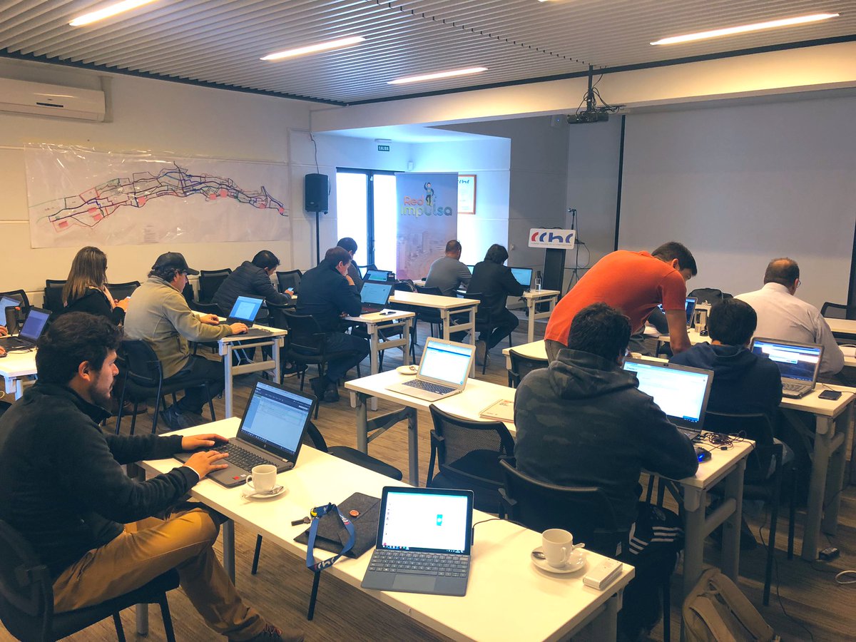 CDT_ZonaNorte's tweet photo. Sábado de entrenamiento para nuestro #Redimpulsa 💪🏻 - Donde Emprendedores e Innovadores de #Antofagasta mejoran sus 💡 de negocio gracias al apoyo de @FomentoAntofa @InnovaGoreAntof @CorfoAntofa @CChCAntofagasta y el coach @PedroVarasB 👏🏻 de nuestros amigos de @founderlistla 🚀 https://t.co/FiNy9BGf8z