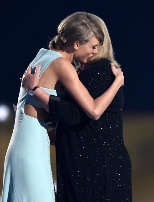 We love you Mama Swift ♥♥♥
#AndreaSwiftIsLoved