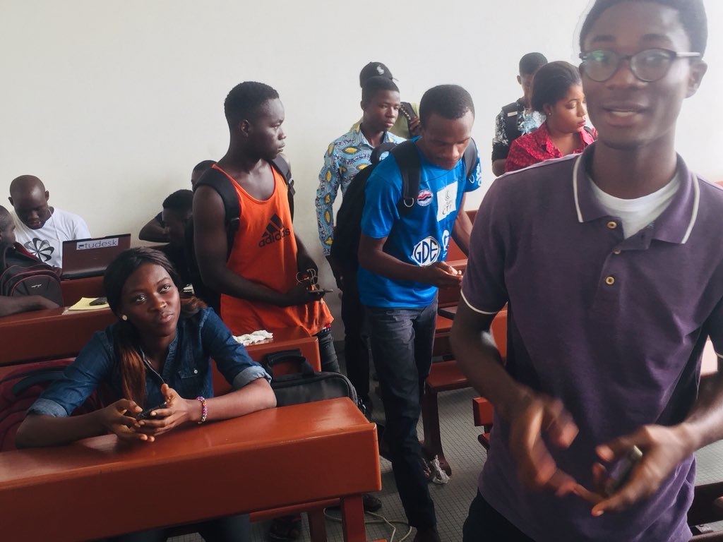 CsiUvci's tweet photo. Fin de la partie . Merci à la communauté @CsiUvci . Aujourd’hui, de nouveaux espères en sécurité  wifi 🤗  sont nées. Merci à @loboclem @MIANSEH @journeeducode @uvciv @MTNCotedIvoire surtout au formateur, vice-président @BassoleJoel https://t.co/MfXrT5M9gh