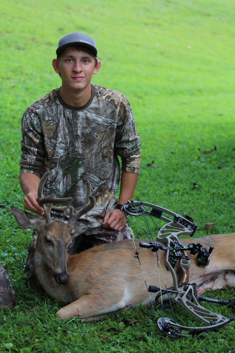 amymdodson's tweet photo. Will Dodson has been so excited for TN velvet season. He harvested a 7 pt. buck this morning. #aaaarchery #thebowshop #tuckaseearchery #teamtuckassee #hoyt #twra #roguebowstrings #teamrogue #g5broadheads https://t.co/UxVErF3B1F