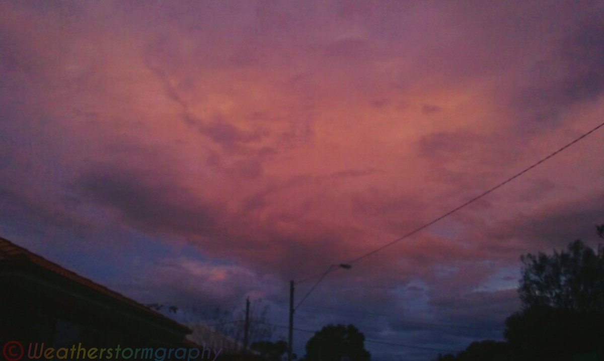 Johnted_113's tweet photo. First part of 24/8/2019 late a'noon's skies of Melbourne with a hint of colors at sunset to interesting clouds just before the front.
.
#melbournesky #sunset #ominousclouds #clouds #cloudpics #cloudsession_ #Melbourne #melbweather @BOM_Vic @VicStormChasers more threads...๐ https://t.co/Z6nZ5RqvOQ