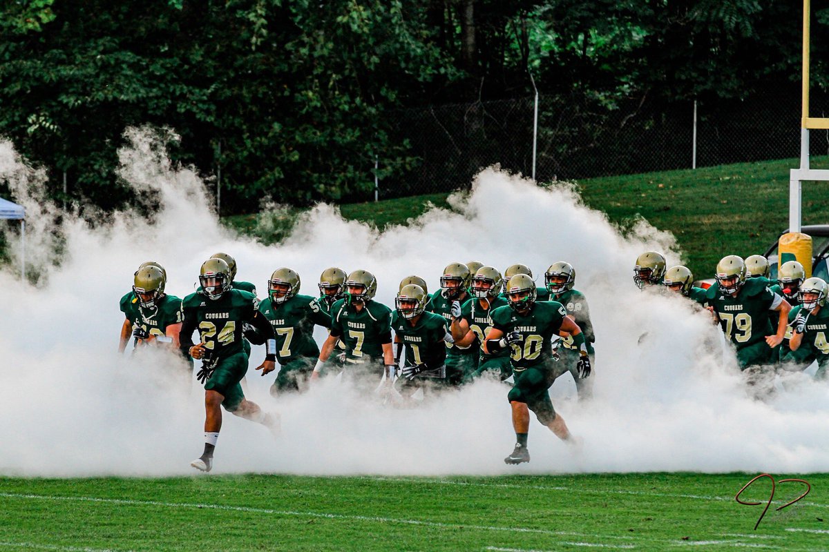 hub27pc's tweet photo. Perfect photo last night by JD Morse Photography! #CougarPride https://t.co/D4wbjSfXYl
