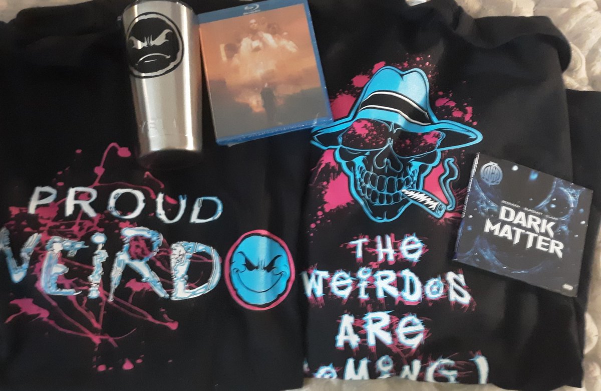 MikeEMachete's tweet photo. Got my package today. Kinda disappointed I didn't get the CD but can't to check out the movie #Mobstyle #Weirdos https://t.co/TcTW5GM05W
