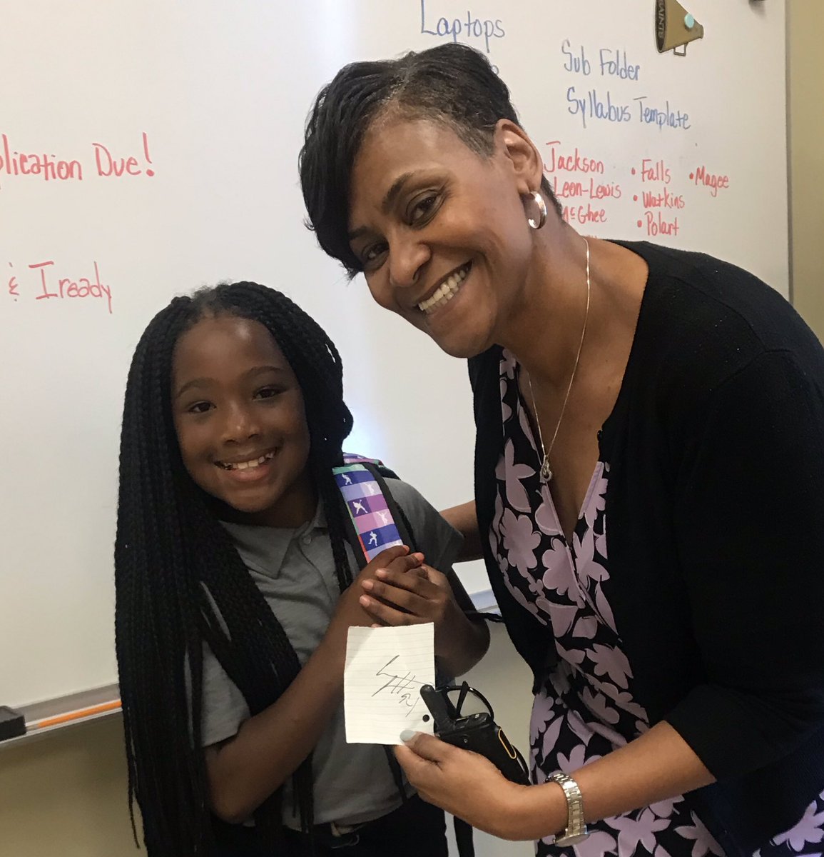 msdocmahatha's tweet photo. My student goes to Cam Jordan’s school supply give-away and brings back his autograph for me  because  they all know I’m a Who Dat and he’s my favorite player!  She’s the best! #capdau @camjordan94 @Saints https://t.co/uPtsoXxwEm