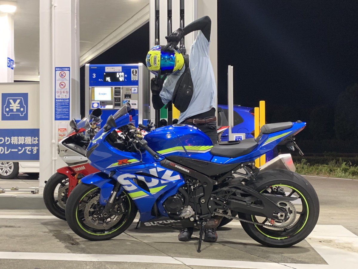 peke_r1000's tweet photo. バイク用のアカウントを作りました！
名前：ぺけたん
年齢：19
性別：男
身長：186
職業：大学生
住み：神奈川
車両：gsx-r1000 
一言：インスタもやってます！ツーリングに誘ってもらえると嬉しいです！
#バイク乗りとして軽く自己紹介
#バイク乗りとつながりたい 
#バイク好きと繋がりたい https://t.co/80bSjBEnYB
