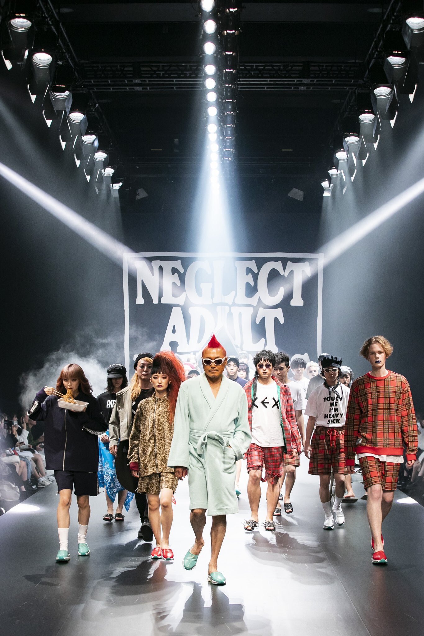 リンリン ファッション通信見てくれた方ありがとうございました Neglect Adult Patientsのショーは毎回個性的で面白いですね メイクされたり いろんな服を着ると新しい発見が沢山出来るので翌日がいつも楽しみになります 3150 Beautymoment